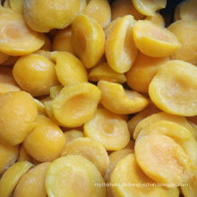 Gefrorene Aprikosenhälften geschält und blanchiert